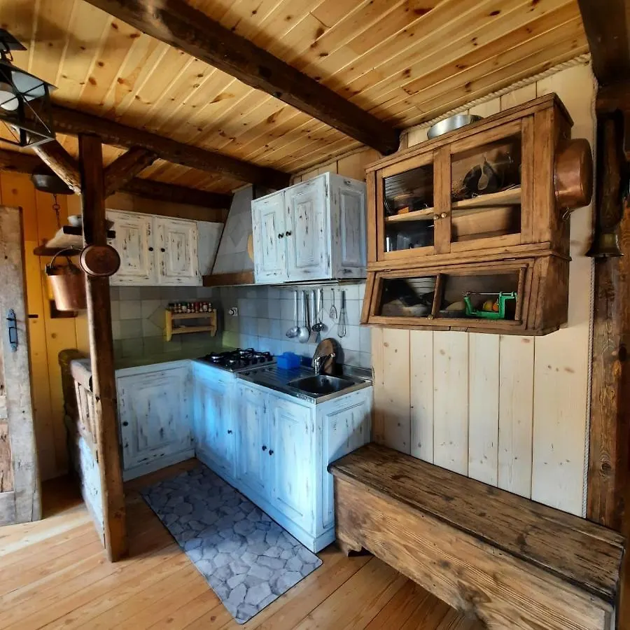 Baita Autentica - Your Mountain Holiday Premana 0*,  Italie